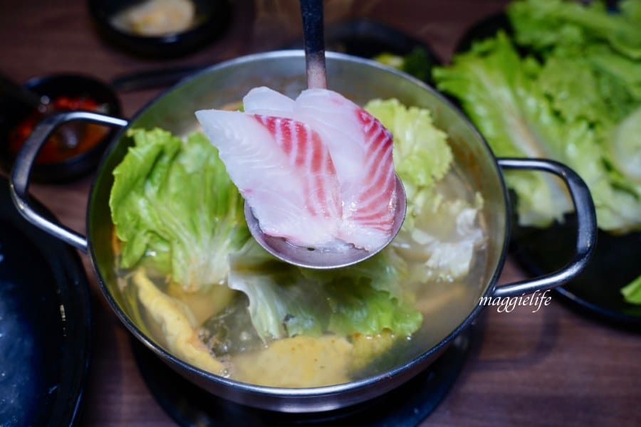 西門火鍋｜前鎮水產火鍋吃到飽只要598，花蟹，干貝，鮮蝦，生魚片，海鮮，通通吃到飽！我心中台北第一名的火鍋吃到飽！