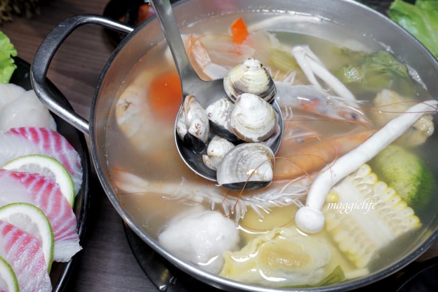 西門火鍋｜前鎮水產火鍋吃到飽只要598，花蟹，干貝，鮮蝦，生魚片，海鮮，通通吃到飽！我心中台北第一名的火鍋吃到飽！