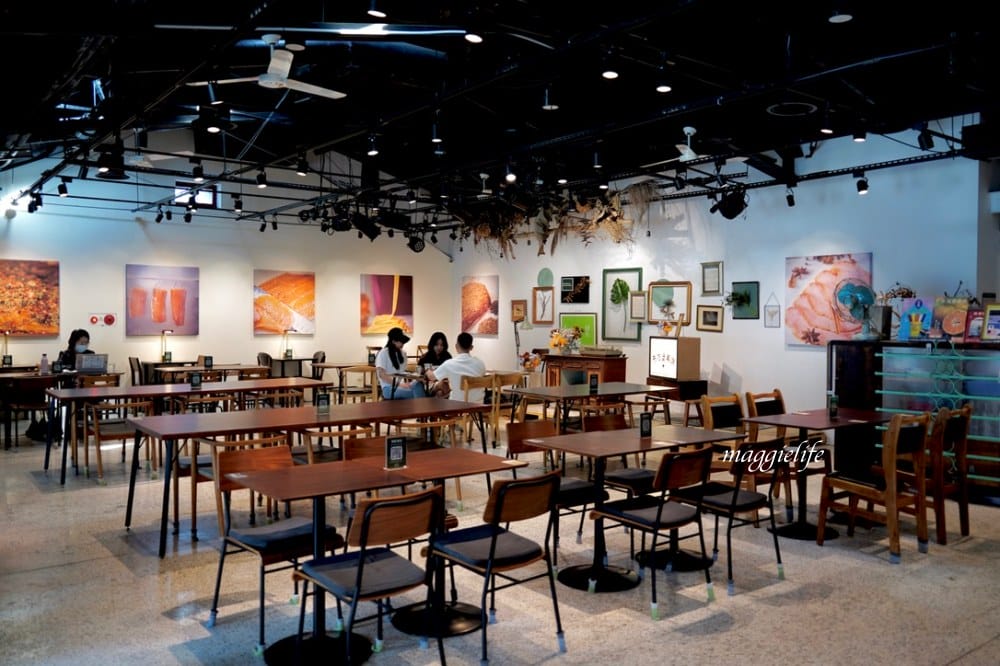 好丘信義店|好丘貝果聯手米其林名廚James ,打造10款星級主廚手做食材真食貝果,生食級煙燻鮭魚好吃到流淚!四四南村晚上還有超好拍免費光雕秀! - 第18張圖 好丘信義店|好丘貝果聯手米其林名廚James ,打造10款星級主廚手做食材真食貝果,生食級煙燻鮭魚好吃到流淚!四四南村晚上還有超好拍免費光雕秀!