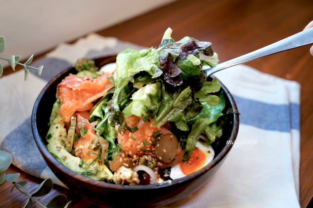 好丘信義店|好丘貝果聯手米其林名廚James ,打造10款星級主廚手做食材真食貝果,生食級煙燻鮭魚好吃到流淚!四四南村晚上還有超好拍免費光雕秀! - 第45張圖 好丘信義店|好丘貝果聯手米其林名廚James ,打造10款星級主廚手做食材真食貝果,生食級煙燻鮭魚好吃到流淚!四四南村晚上還有超好拍免費光雕秀!