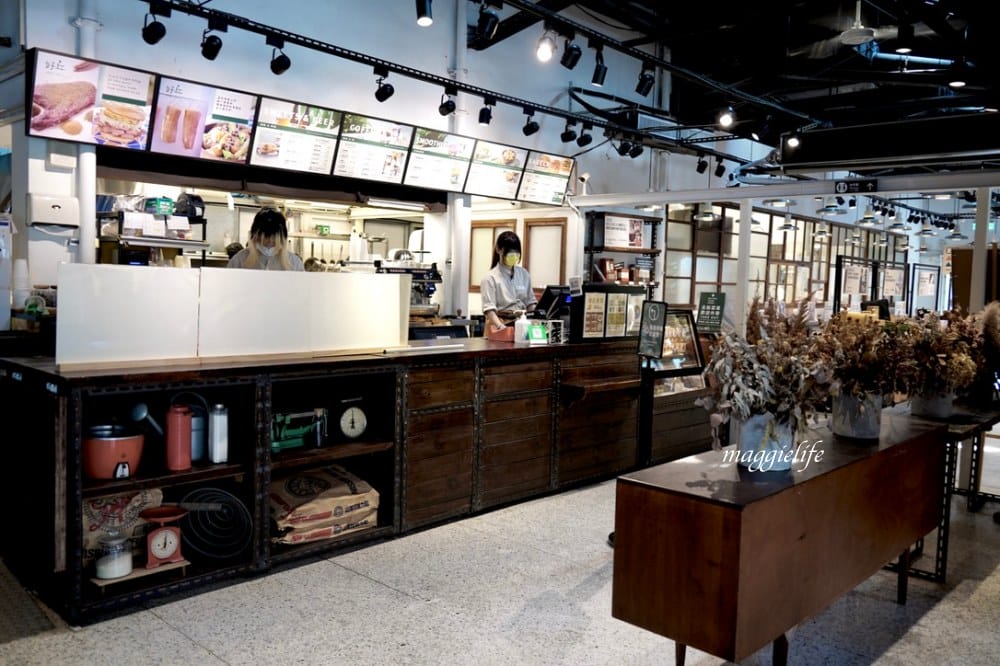 好丘信義店|好丘貝果聯手米其林名廚James ,打造10款星級主廚手做食材真食貝果,生食級煙燻鮭魚好吃到流淚!四四南村晚上還有超好拍免費光雕秀! - 第17張圖 好丘信義店|好丘貝果聯手米其林名廚James ,打造10款星級主廚手做食材真食貝果,生食級煙燻鮭魚好吃到流淚!四四南村晚上還有超好拍免費光雕秀!