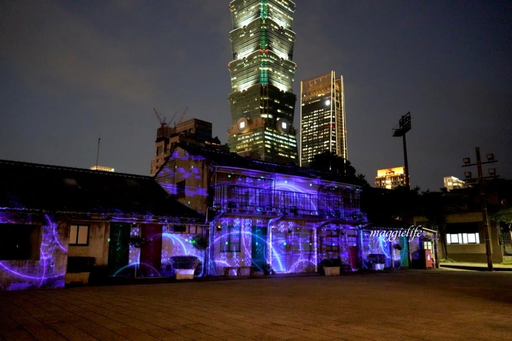 好丘信義店｜好丘貝果聯手米其林名廚James ，打造10款星級主廚手做食材真食貝果，生食級煙燻鮭魚好吃到流淚！四四南村晚上還有超好拍免費光雕秀！