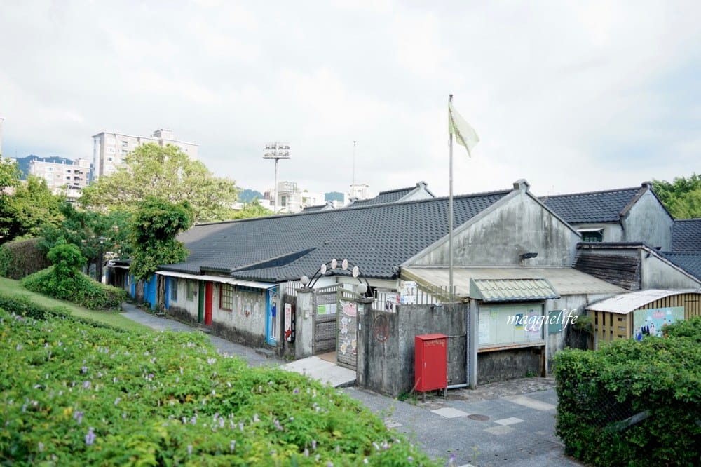 好丘信義店|好丘貝果聯手米其林名廚James ,打造10款星級主廚手做食材真食貝果,生食級煙燻鮭魚好吃到流淚!四四南村晚上還有超好拍免費光雕秀! - 第2張圖 好丘信義店|好丘貝果聯手米其林名廚James ,打造10款星級主廚手做食材真食貝果,生食級煙燻鮭魚好吃到流淚!四四南村晚上還有超好拍免費光雕秀!