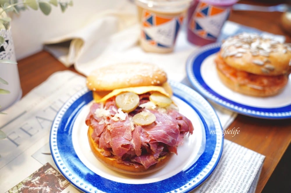 好丘信義店|好丘貝果聯手米其林名廚James ,打造10款星級主廚手做食材真食貝果,生食級煙燻鮭魚好吃到流淚!四四南村晚上還有超好拍免費光雕秀! - 第38張圖 好丘信義店|好丘貝果聯手米其林名廚James ,打造10款星級主廚手做食材真食貝果,生食級煙燻鮭魚好吃到流淚!四四南村晚上還有超好拍免費光雕秀!