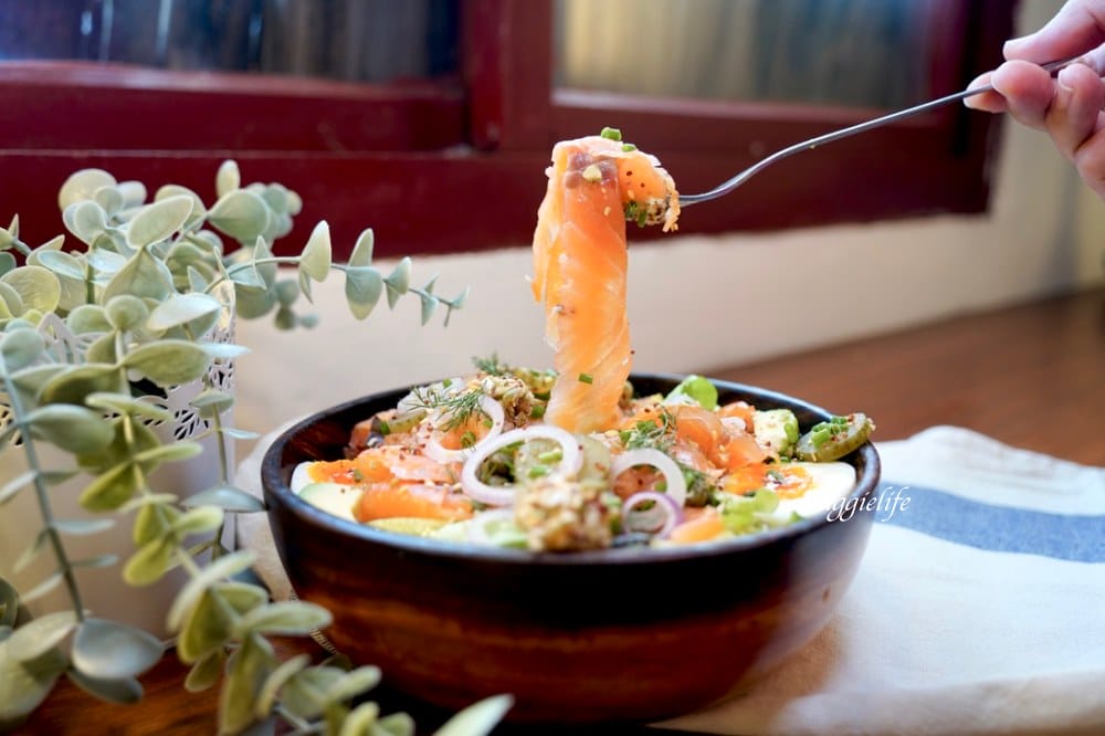 好丘信義店|好丘貝果聯手米其林名廚James ,打造10款星級主廚手做食材真食貝果,生食級煙燻鮭魚好吃到流淚!四四南村晚上還有超好拍免費光雕秀! - 第43張圖 好丘信義店|好丘貝果聯手米其林名廚James ,打造10款星級主廚手做食材真食貝果,生食級煙燻鮭魚好吃到流淚!四四南村晚上還有超好拍免費光雕秀!