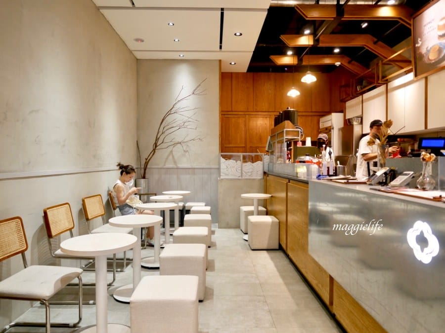 松山車站美食｜玖仰茶食文化 jiuyang，咖啡廳沒賣咖啡只賣茶，早餐就開始賣蛋餅跟滷味！