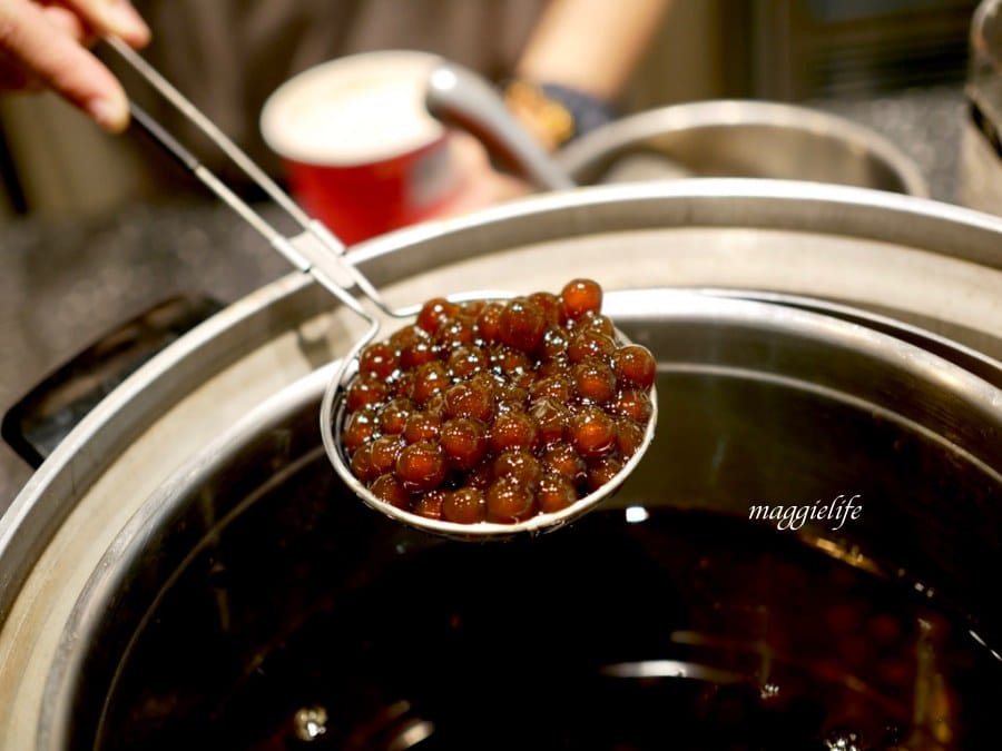 松山車站美食｜玖仰茶食文化 jiuyang，咖啡廳沒賣咖啡只賣茶，早餐就開始賣蛋餅跟滷味！