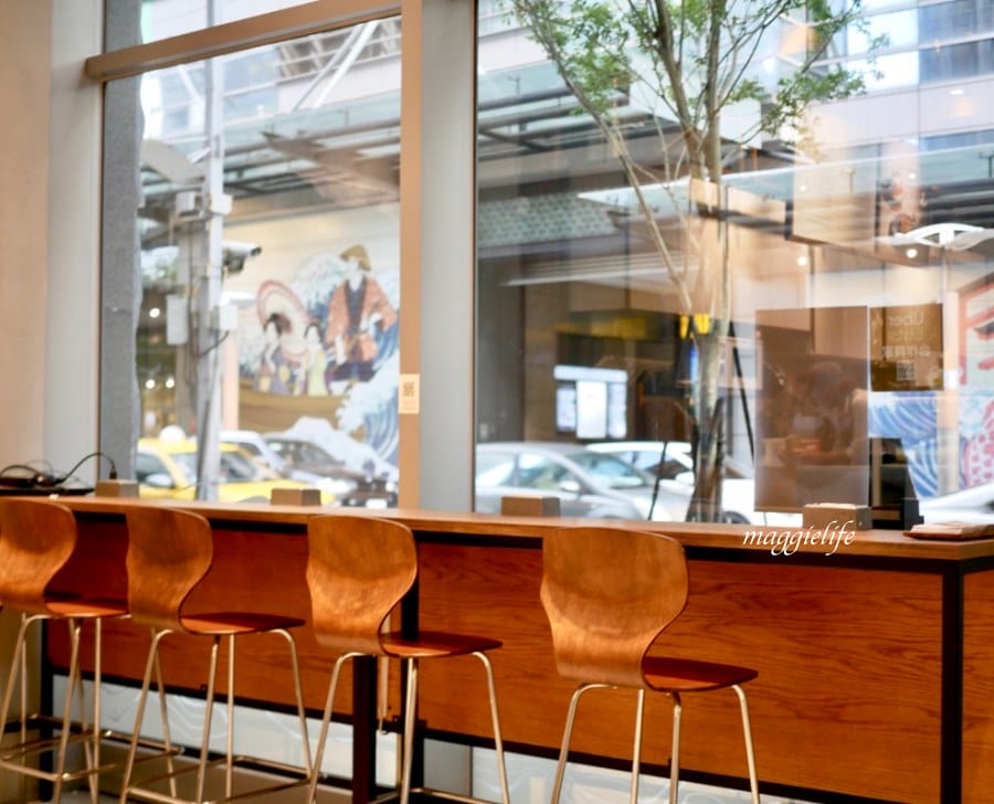 松山車站美食｜玖仰茶食文化 jiuyang，咖啡廳沒賣咖啡只賣茶，早餐就開始賣蛋餅跟滷味！