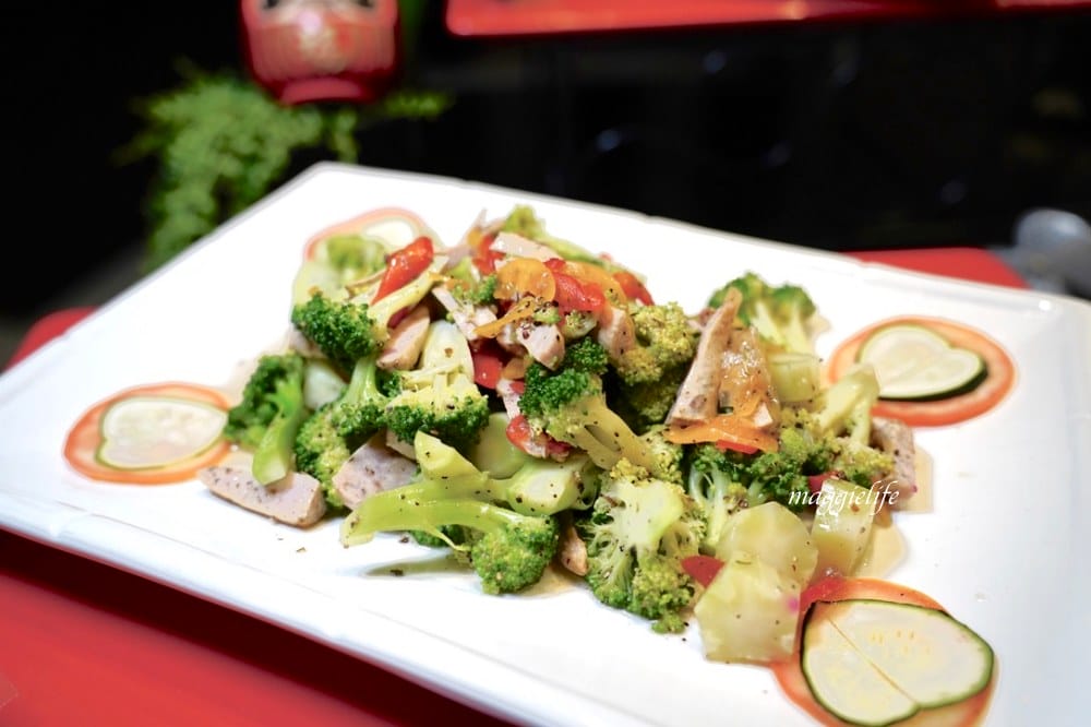 台北飯店吃到飽｜茹曦酒店SUNNY BUFFET自助餐吃到飽，飯店千元吃到飽，螃蟹生魚片紅白酒啤酒喝到飽，原王朝酒店自助餐吃到飽，