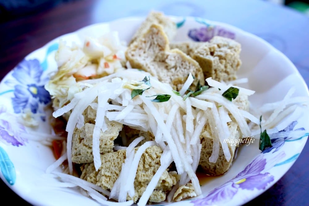 花蓮玉里橋頭臭豆腐花蓮店，超級臭超級好吃超推薦！市區吃得到！