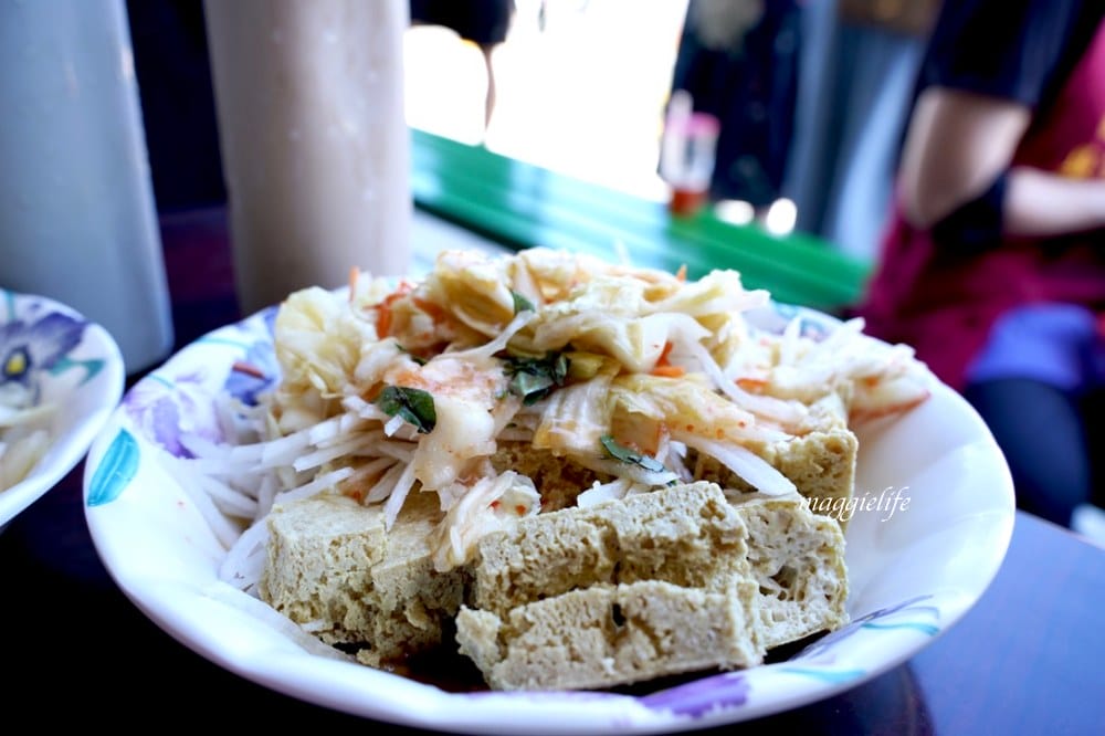 花蓮玉里橋頭臭豆腐花蓮店，超級臭超級好吃超推薦！市區吃得到！