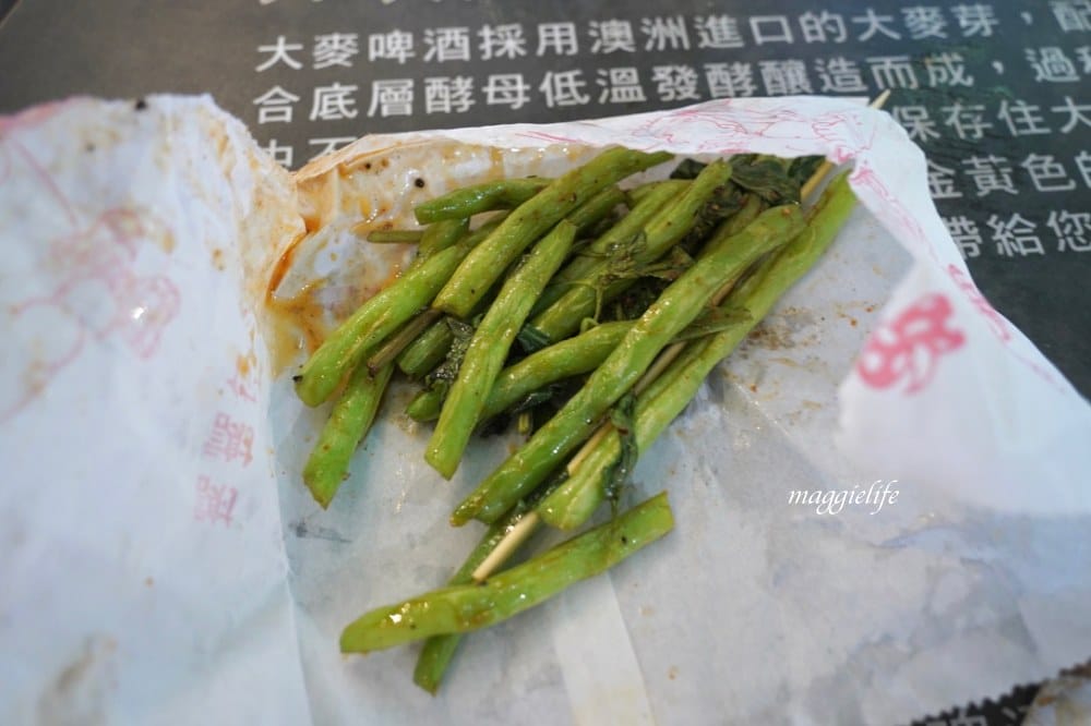 礁溪美食阿亮烤肉超誇張一定要等半小時以上，先電話去訂