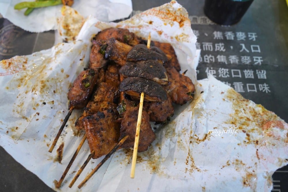 礁溪美食阿亮烤肉超誇張一定要等半小時以上，先電話去訂