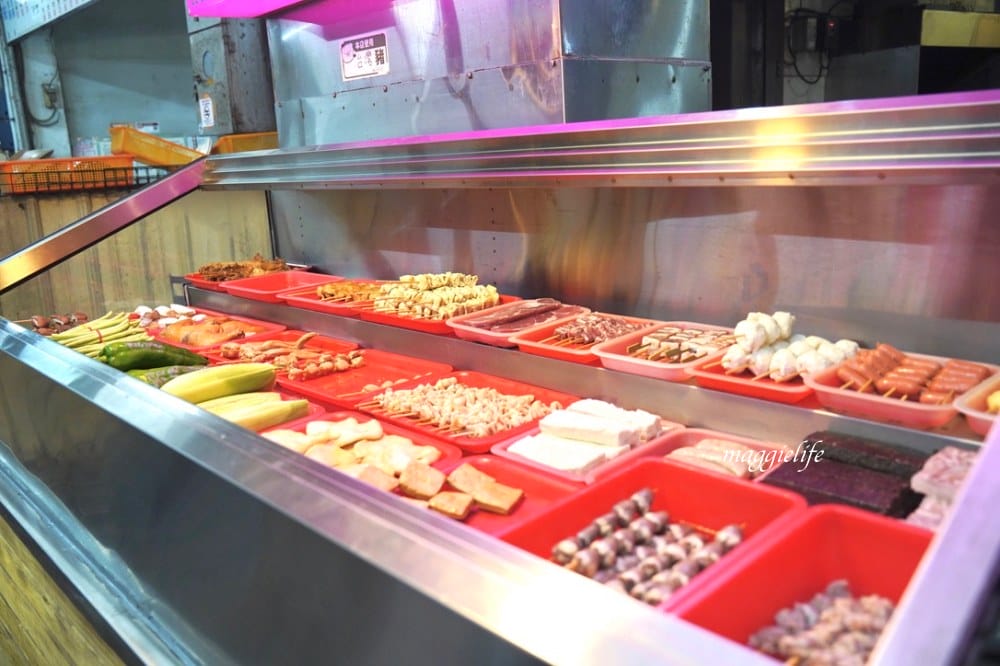 礁溪美食阿亮烤肉超誇張一定要等半小時以上，先電話去訂