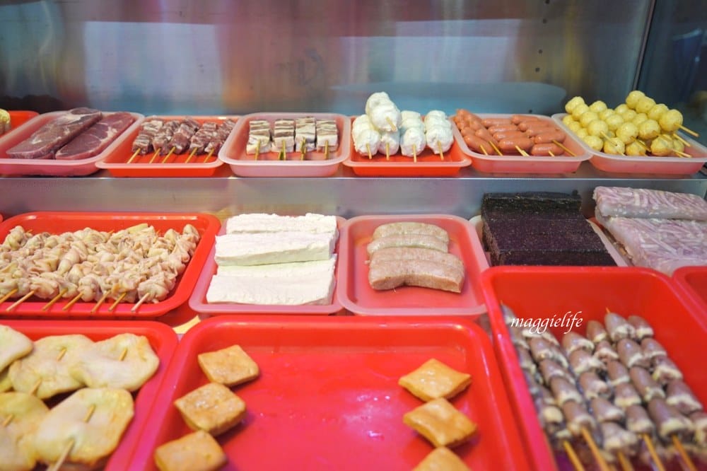 礁溪美食阿亮烤肉超誇張一定要等半小時以上，先電話去訂