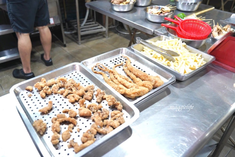 礁溪美食阿亮烤肉超誇張一定要等半小時以上，先電話去訂