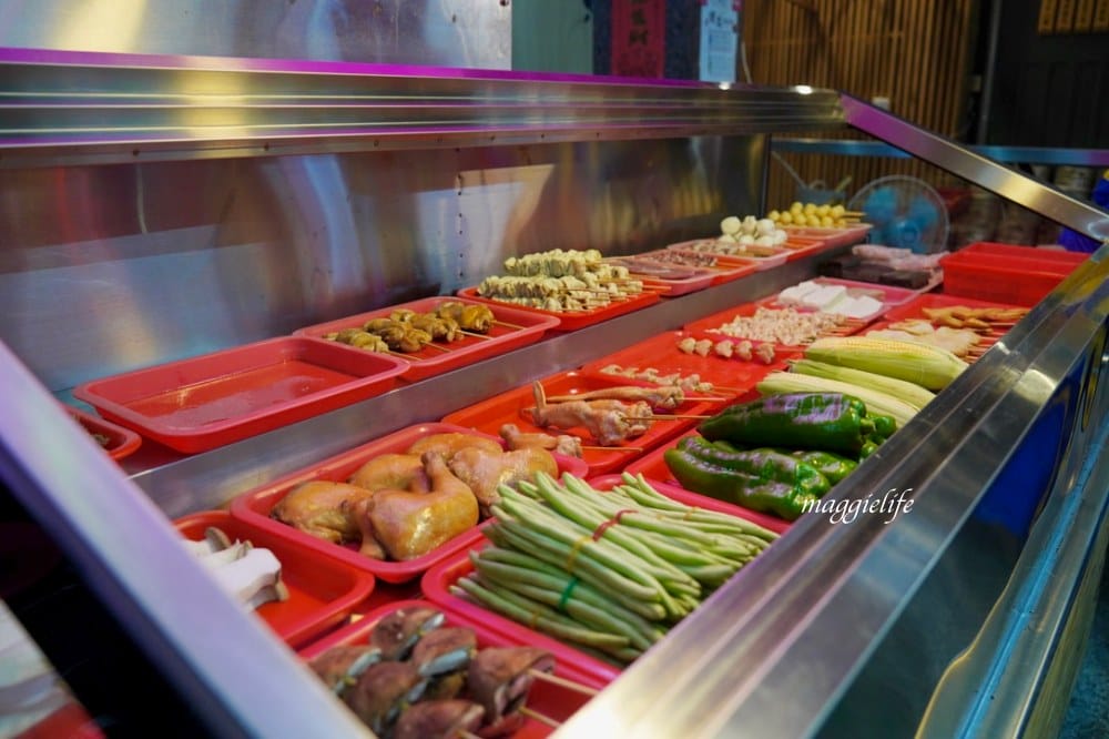 礁溪美食阿亮烤肉超誇張一定要等半小時以上，先電話去訂