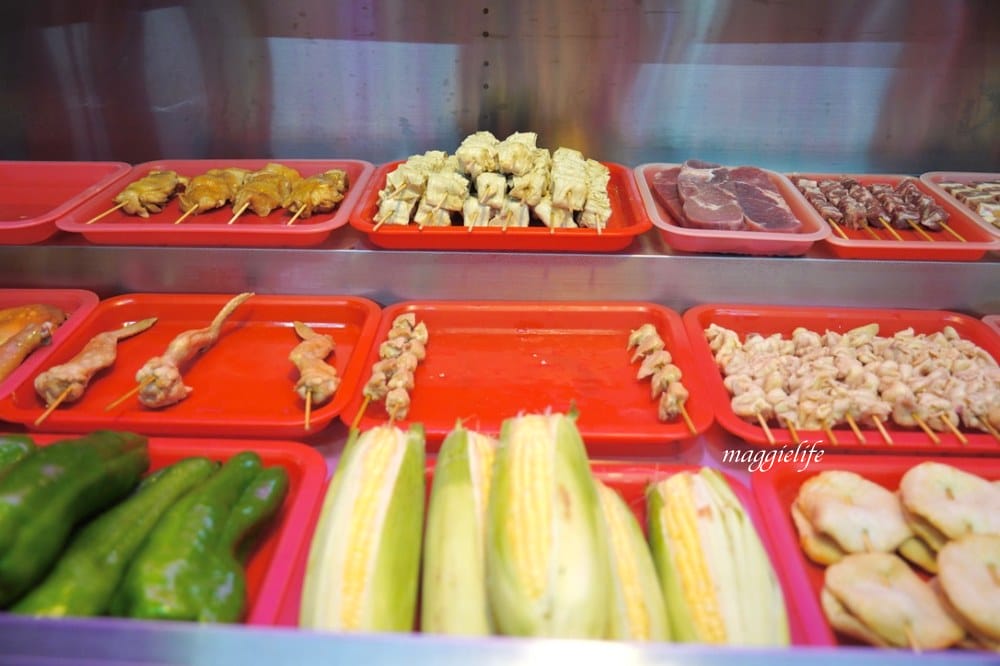 礁溪美食阿亮烤肉超誇張一定要等半小時以上，先電話去訂