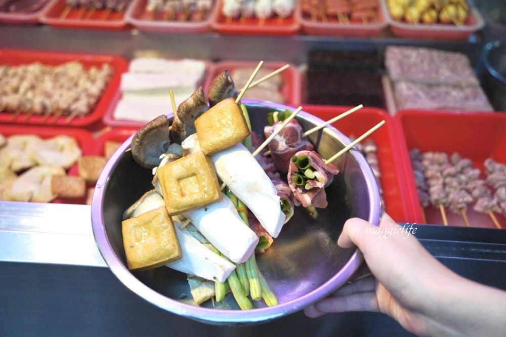 礁溪美食阿亮烤肉超誇張一定要等半小時以上，先電話去訂