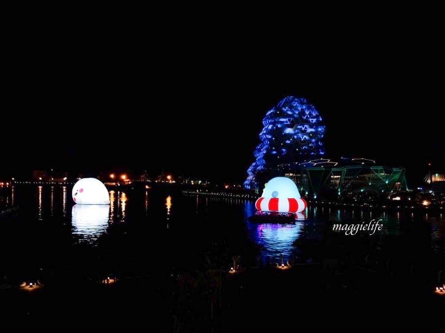 高雄新亮點|無所事事小海豹ㄇㄚˊ幾兔等超療癒人氣貼圖把高雄愛河變萌了！高雄文博會登場，把高雄變可愛了 想去高雄看小海豹本尊啊！