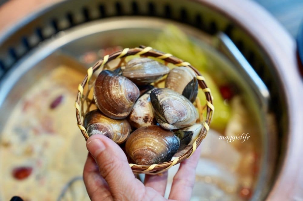 信義區美食|辛巴適麻辣鍋台北1號店,台北麻辣火鍋吃到飽,高檔黑毛和牛,天使紅蝦,哈根達斯,啤酒,吃到飽! - 第34張圖 信義區美食|辛巴適麻辣鍋台北1號店,台北麻辣火鍋吃到飽,高檔黑毛和牛,天使紅蝦,哈根達斯,啤酒,吃到飽!