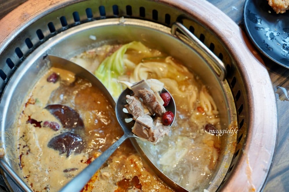 信義區美食|辛巴適麻辣鍋台北1號店,台北麻辣火鍋吃到飽,高檔黑毛和牛,天使紅蝦,哈根達斯,啤酒,吃到飽! - 第25張圖 信義區美食|辛巴適麻辣鍋台北1號店,台北麻辣火鍋吃到飽,高檔黑毛和牛,天使紅蝦,哈根達斯,啤酒,吃到飽!