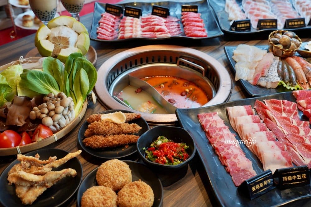信義區美食｜辛巴適麻辣鍋台北1號店，台北麻辣火鍋吃到飽，高檔黑毛和牛，天使紅蝦，哈根達斯，啤酒，吃到飽！