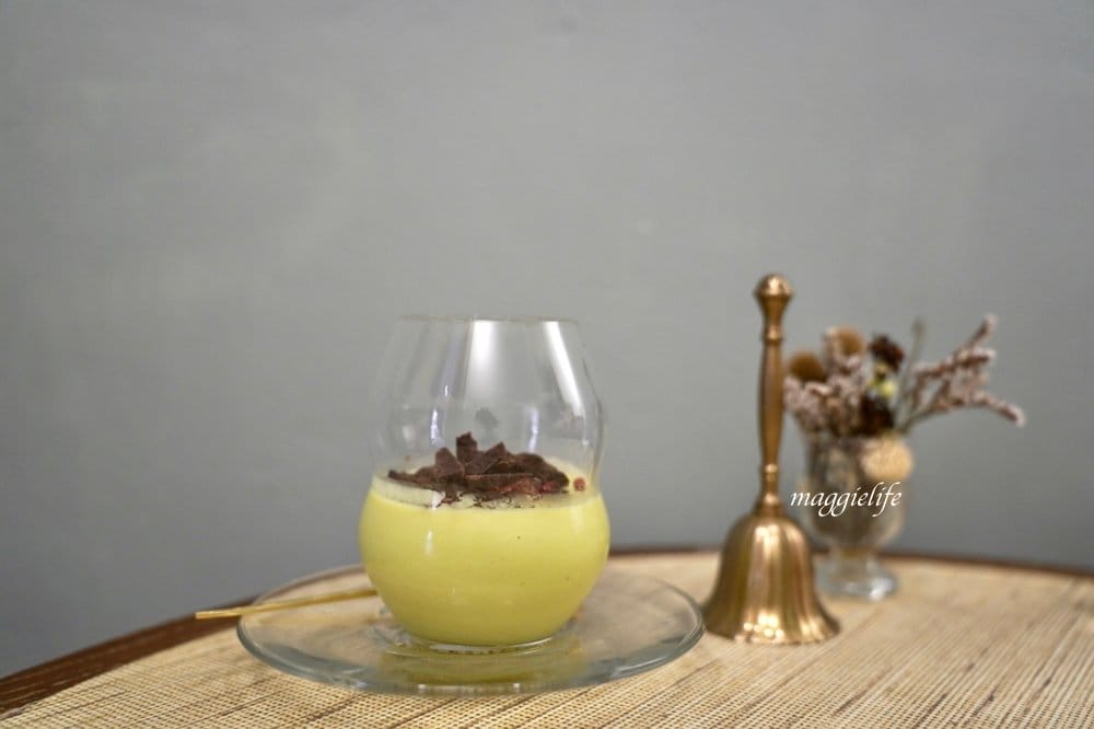 忠孝新生站|東東好生活，新開幕隱藏在巷弄之中的複合式咖啡廳，好物加上手作甜點好喝咖啡，酪梨布丁超好吃！