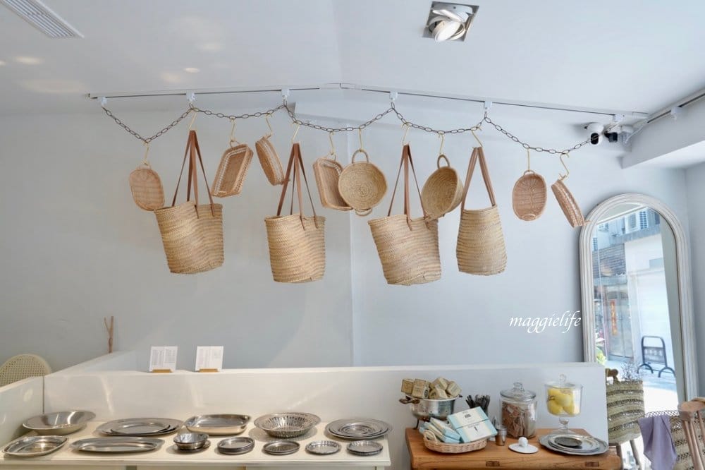 忠孝新生站|東東好生活，新開幕隱藏在巷弄之中的複合式咖啡廳，好物加上手作甜點好喝咖啡，酪梨布丁超好吃！