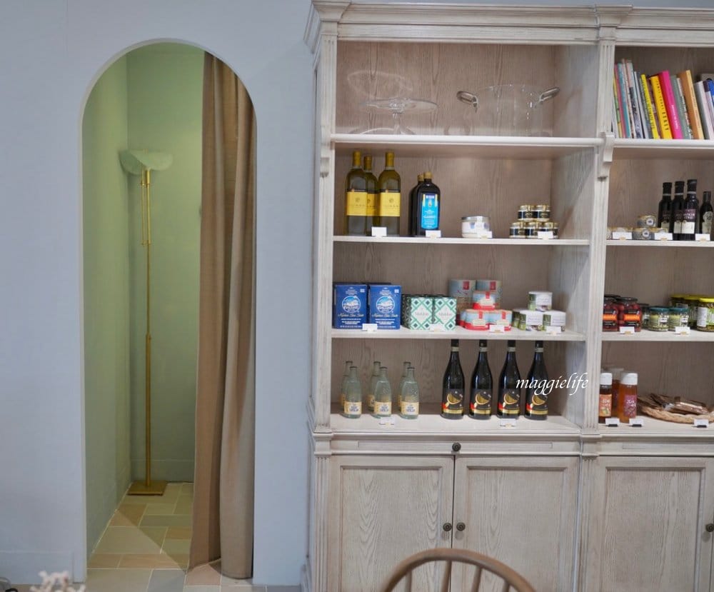 忠孝新生站|東東好生活，新開幕隱藏在巷弄之中的複合式咖啡廳，好物加上手作甜點好喝咖啡，酪梨布丁超好吃！