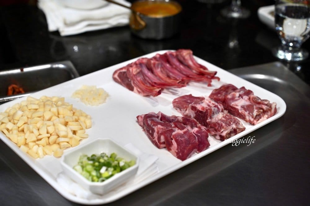 台北善導寺美食|雅竹鐵板料理，全台北CP值最高，超肥活龍蝦，A5和牛，干貝鮑魚，生日慶生/父親節/母親節/情人節來這裡就對了！！
