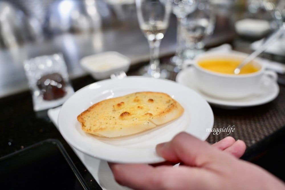 台北善導寺美食|雅竹鐵板料理，全台北CP值最高，超肥活龍蝦，A5和牛，干貝鮑魚，生日慶生/父親節/母親節/情人節來這裡就對了！！