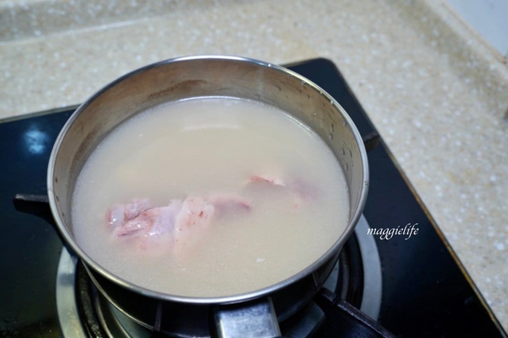 好市多最新上架商品|鮑魚雞腿麵，純正鮑魚，整隻雞腿，6分鐘上桌！麵條Q好吃，湯頭雞湯超濃郁！