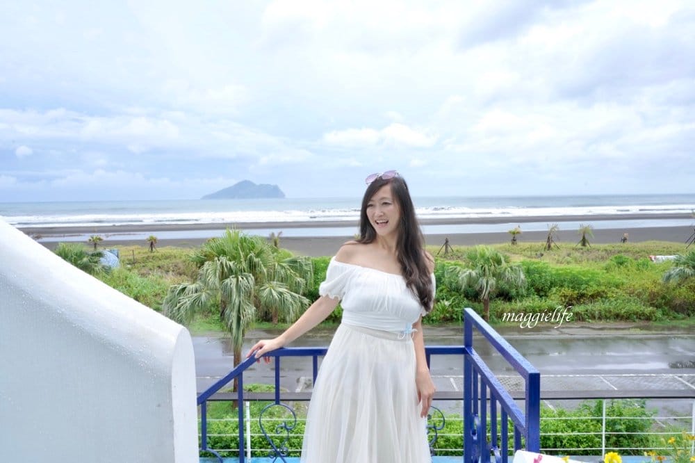 宜蘭頭城渲咖啡ShineCafe ，希臘風建築直接面對龜山島的海景咖啡廳