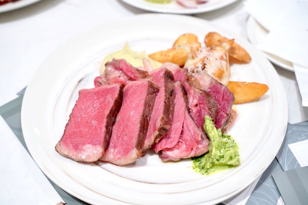 新北新莊吃到飽｜朵頤餐廳 Doricious，新莊凱悅嘉軒酒店一樓餐廳，早午餐自助buffet吃到飽，活龍蝦|牛排｜豬肋排（有Vlog影片介紹）