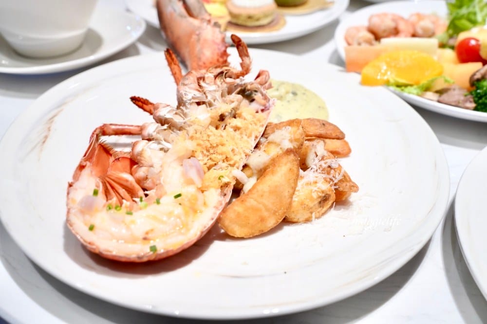 新北新莊吃到飽|朵頤餐廳 Doricious,新莊凱悅嘉軒酒店一樓餐廳,早午餐自助buffet吃到飽,活龍蝦|牛排|豬肋排(有Vlog影片介紹) - 第19張圖 新北新莊吃到飽|朵頤餐廳 Doricious,新莊凱悅嘉軒酒店一樓餐廳,早午餐自助buffet吃到飽,活龍蝦|牛排|豬肋排(有Vlog影片介紹)