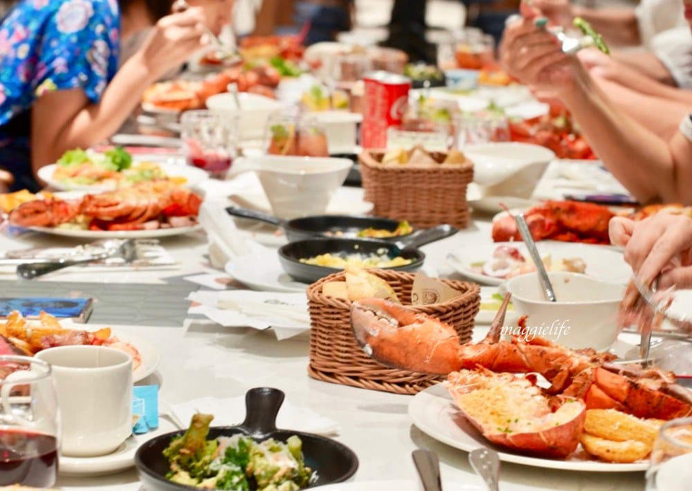 新北新莊吃到飽｜朵頤餐廳 Doricious，新莊凱悅嘉軒酒店一樓餐廳，早午餐自助buffet吃到飽，活龍蝦|牛排｜豬肋排（有Vlog影片介紹）