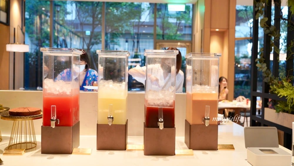 新北新莊吃到飽｜朵頤餐廳 Doricious，新莊凱悅嘉軒酒店一樓餐廳，早午餐自助buffet吃到飽，活龍蝦|牛排｜豬肋排（有Vlog影片介紹）