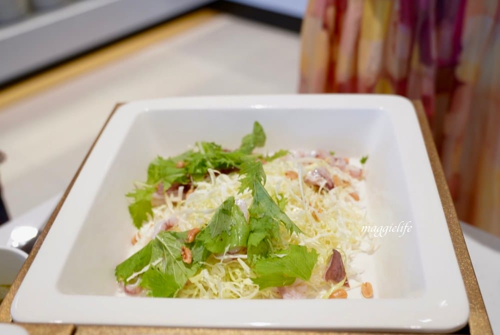 新北新莊吃到飽｜朵頤餐廳 Doricious，新莊凱悅嘉軒酒店一樓餐廳，早午餐自助buffet吃到飽，活龍蝦|牛排｜豬肋排（有Vlog影片介紹）