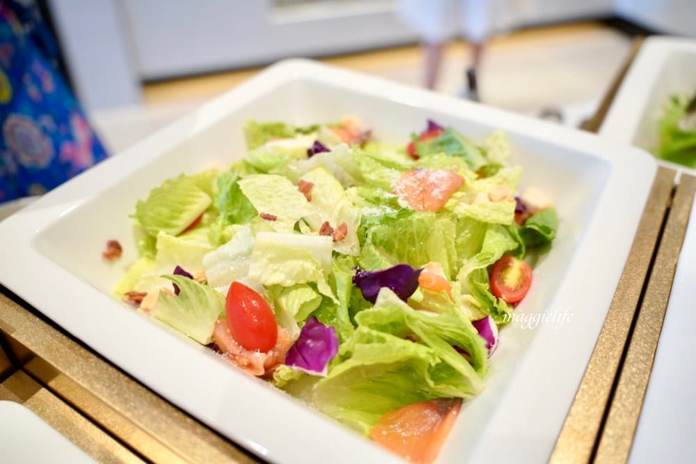 新北新莊吃到飽｜朵頤餐廳 Doricious，新莊凱悅嘉軒酒店一樓餐廳，早午餐自助buffet吃到飽，活龍蝦|牛排｜豬肋排（有Vlog影片介紹）