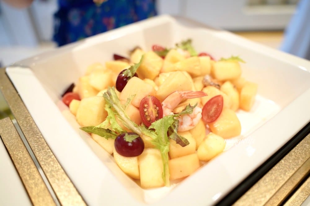 新北新莊吃到飽｜朵頤餐廳 Doricious，新莊凱悅嘉軒酒店一樓餐廳，早午餐自助buffet吃到飽，活龍蝦|牛排｜豬肋排（有Vlog影片介紹）