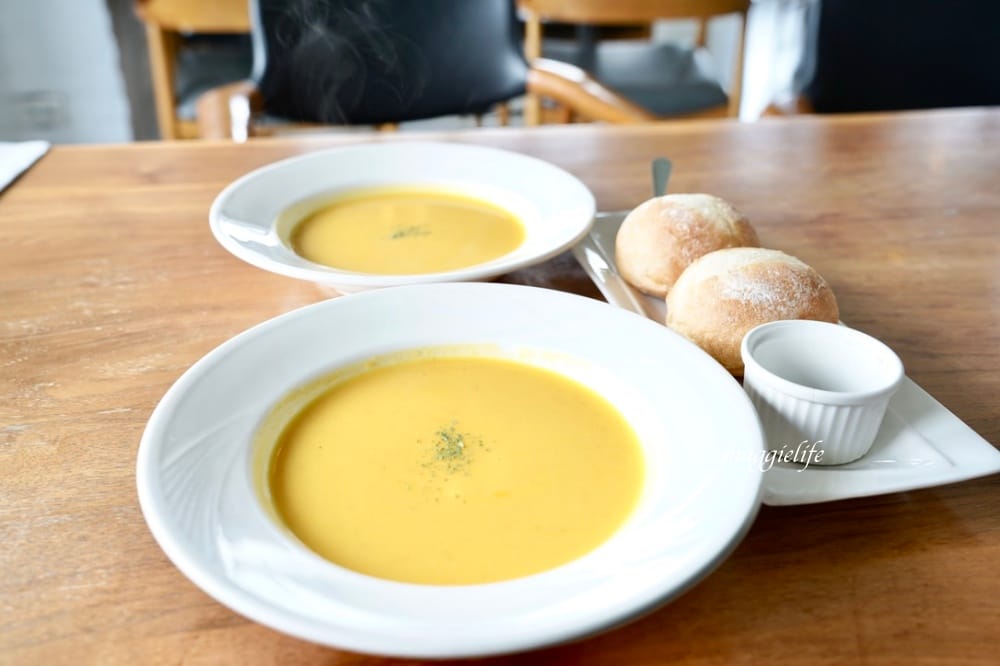 淡水LA VILLA義大利餐廳｜淡水絕美夕陽景觀餐廳，峇里島海景約會餐廳，生日慶生情人節，CP值超高（內有菜單）