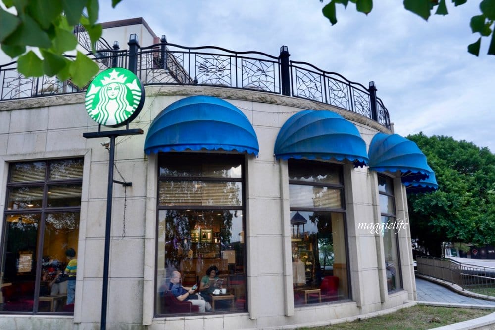 淡水星巴克漁人碼頭門市，一秒到歐洲，看大海夕陽西下/逛情人橋，情侶約會景點！