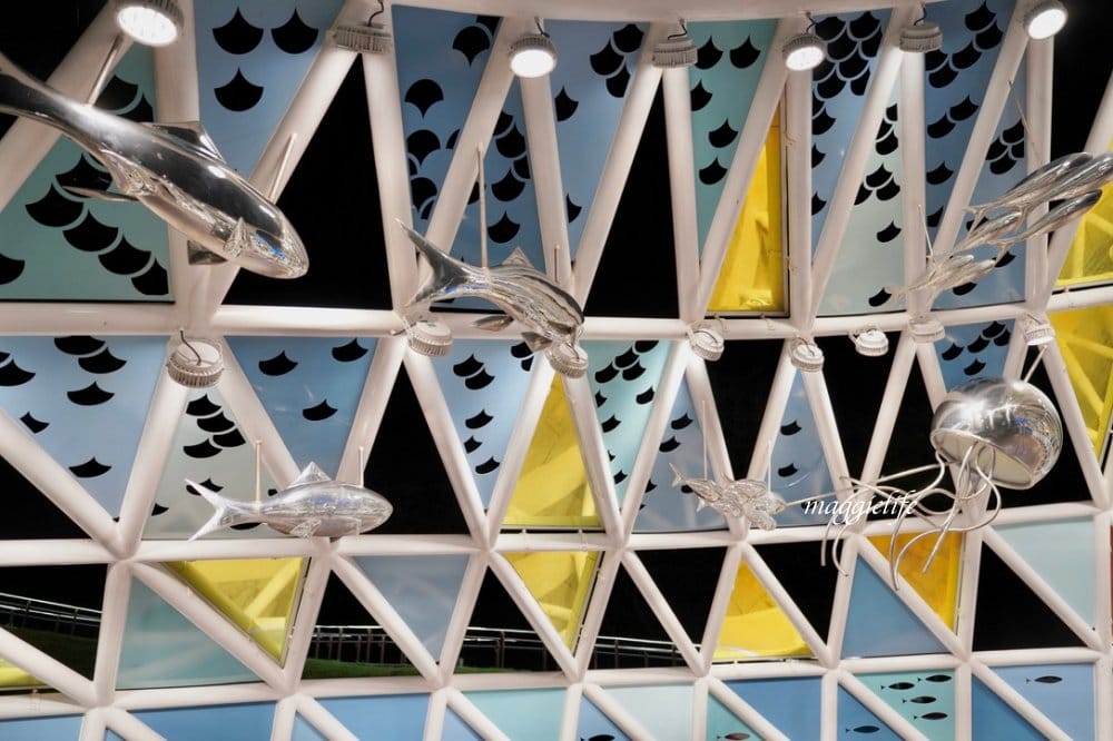 新北石門新景點|石門幸福雙心公園，石門幸福步道，海豚，燈塔人，互動式體驗，白天晚上都美，北海岸親子｜約會新IG打卡景點！