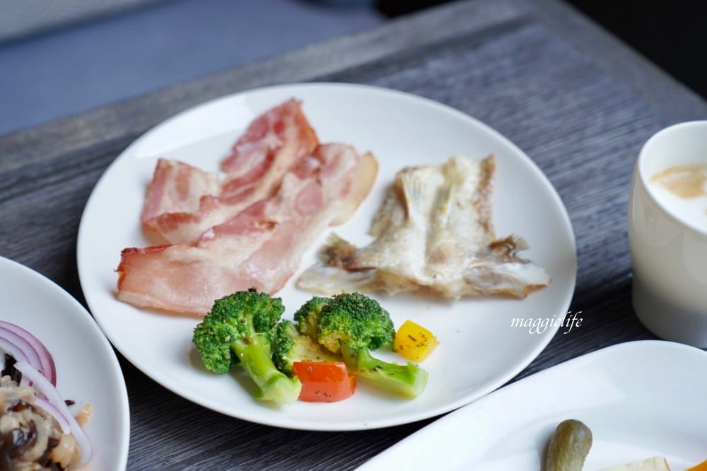 宜蘭礁溪寒沐酒店，礁溪溫泉飯店推薦，礁溪親子飯店MU JIAO XI HOTEL，自助早餐超讚，泳池泡湯，VR體驗，兒童遊戲室，礁溪親子溫泉飯店推薦