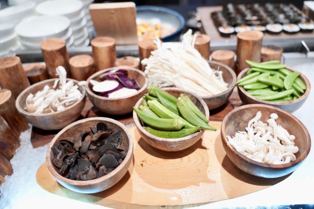 宜蘭礁溪寒沐酒店，礁溪溫泉飯店推薦，礁溪親子飯店MU JIAO XI HOTEL，自助早餐超讚，泳池泡湯，VR體驗，兒童遊戲室，礁溪親子溫泉飯店推薦