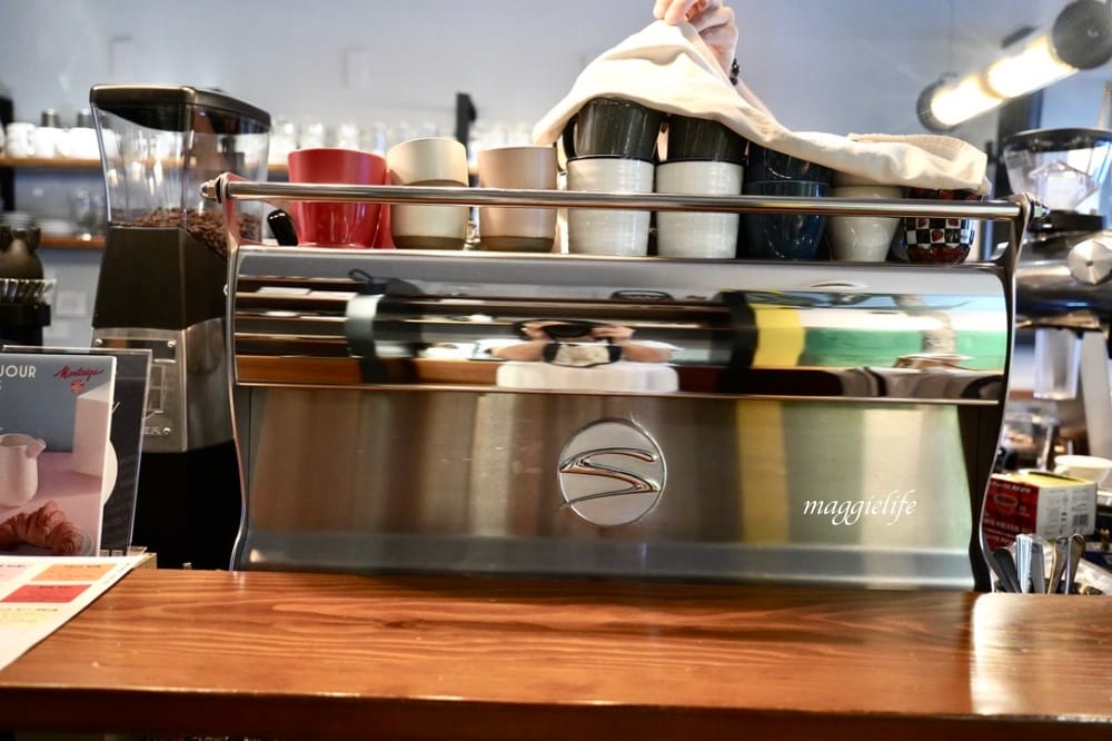 大安區咖啡｜RUFOUS COFFEE ROASTERS 2店，台北必喝咖啡，一定要來這家，是我認為全台北最好喝的康寶藍，咖啡迷必喝！