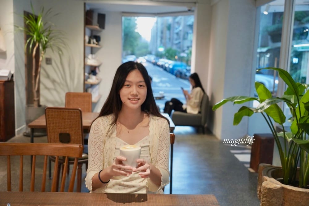 忠孝復興咖啡｜VWI by CHADWANG，冠軍咖啡王策咖啡廳搬新家了，世界咖啡沖煮大賽冠軍咖啡廳，台北東區下午茶。