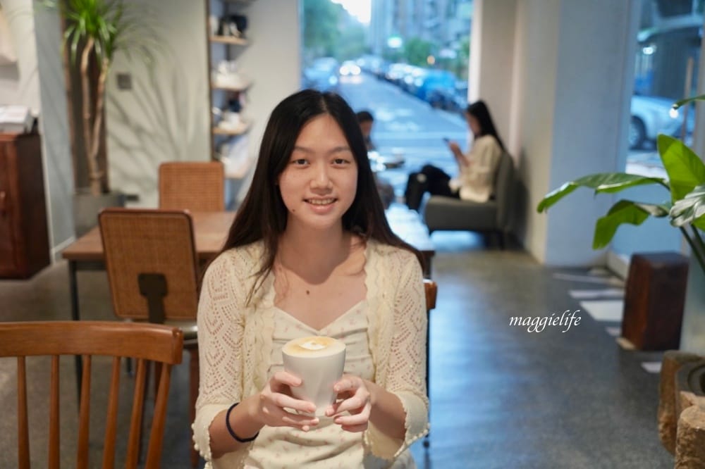 忠孝復興咖啡｜VWI by CHADWANG，冠軍咖啡王策咖啡廳搬新家了，世界咖啡沖煮大賽冠軍咖啡廳，台北東區下午茶。