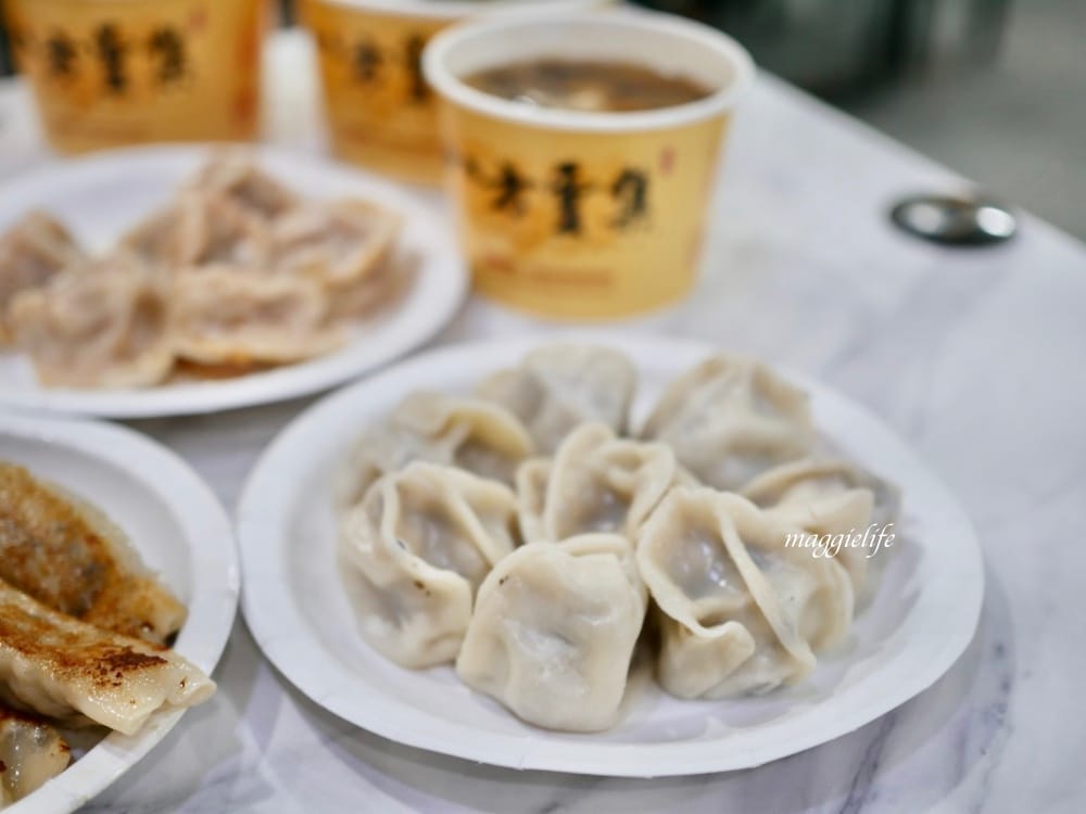 八方雲集松露蕈菇系列，沒想到松露也這麼平民化，八方雲集泡菜水餃，酸辣湯，蕈菇湯！